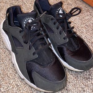 Nike Huraches Size 8 Womens